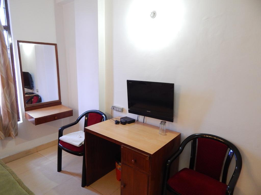 Airport Hotel Paradise International Neu-Delhi Zimmer foto